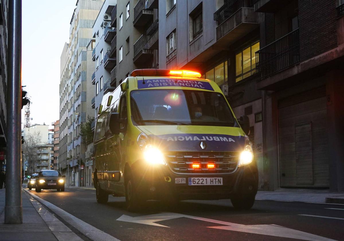 Una ambulancia en foto de archivo