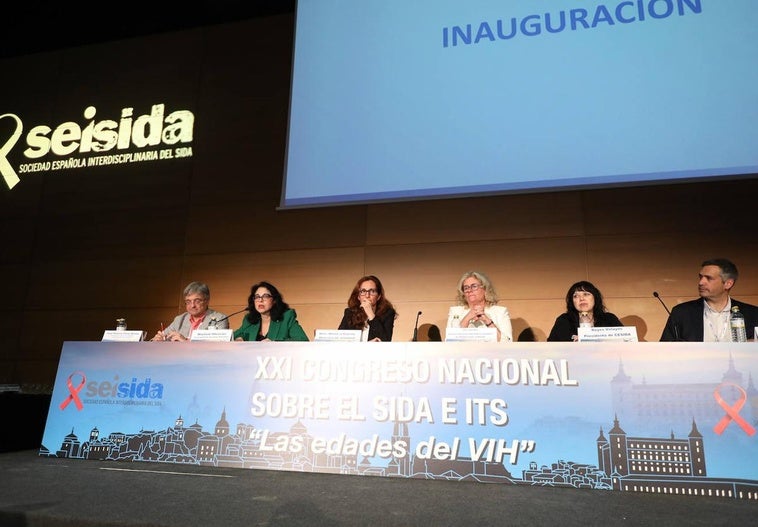 La ministra de Sanidad, Mónica García, participa en e XXI Congreso Nacional sobre Sida e ITS de la Sociedad Española Interdisciplinaria del Sida y la Fundación Seisida en Toledo.