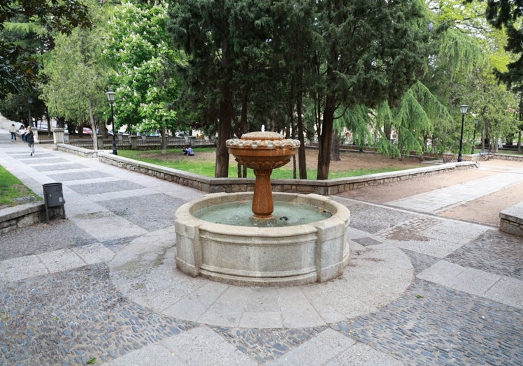 La «fuente de la Taza» del Parque San Francisco.