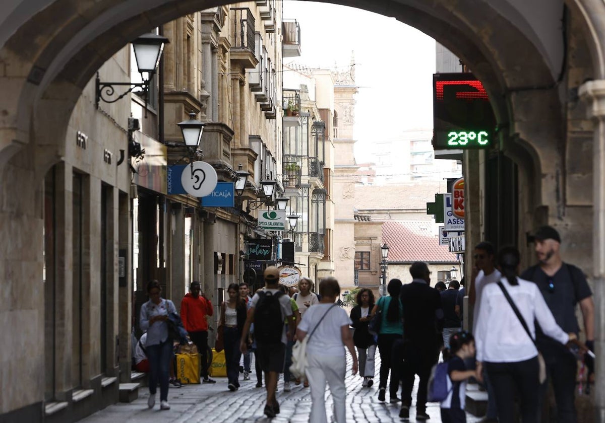 Rótulos en la calle Prior.