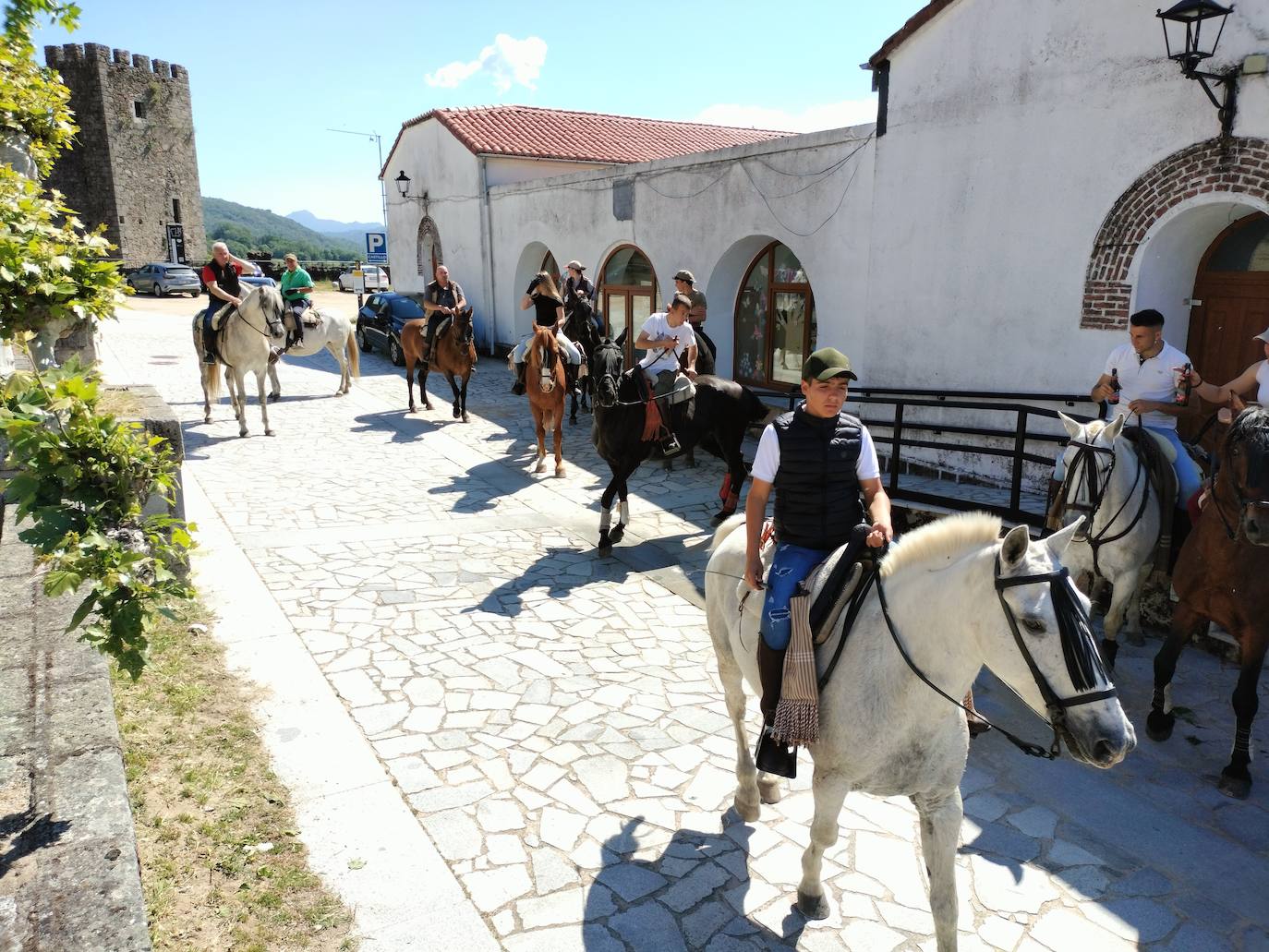 Unidos en torno a la Virgen de Montemayor