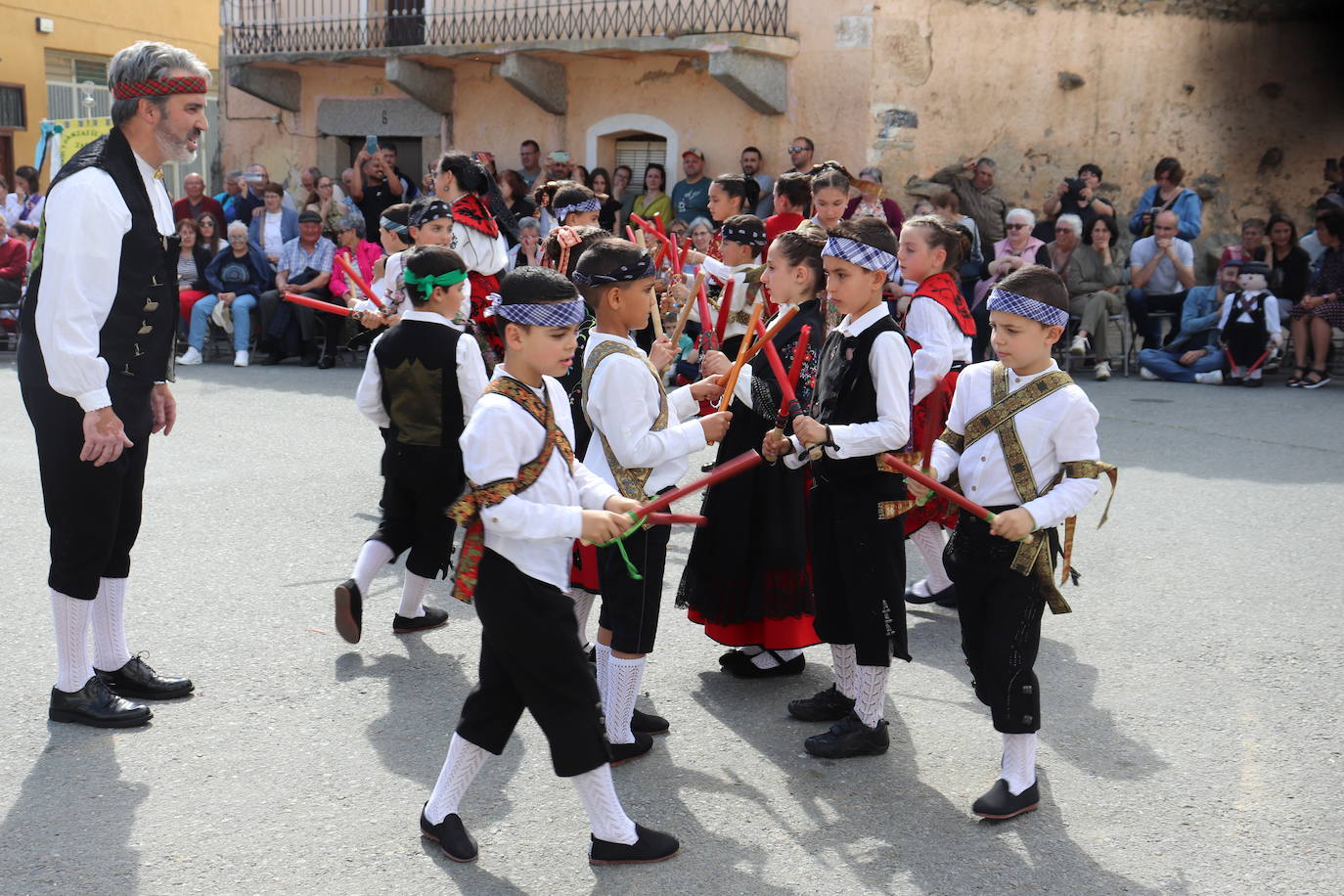 Jornada de tradición y danzas en Cespedosa de Tormes