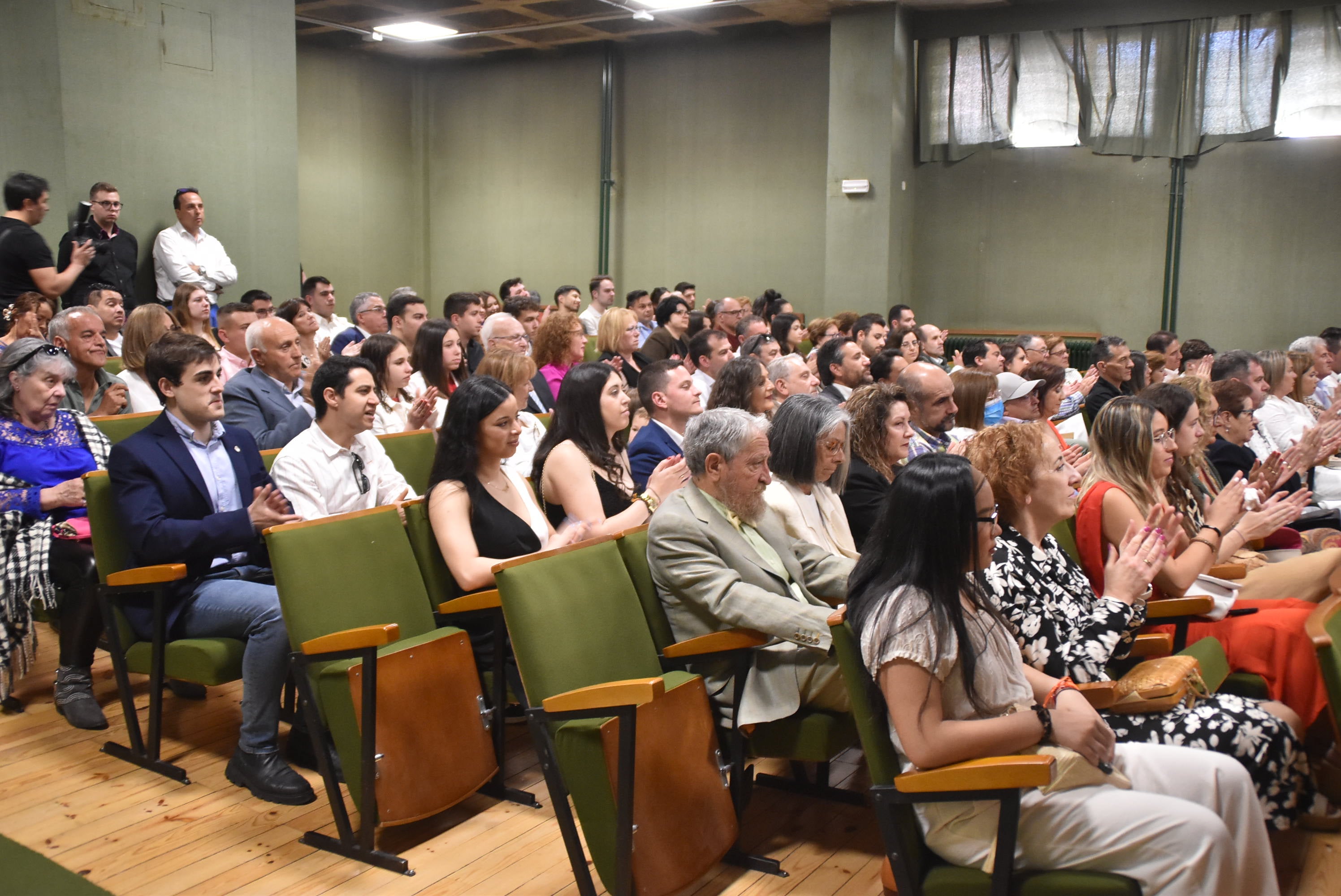 La Escuela de Ingenieros entrega las becas e insignias a 29 estudiantes