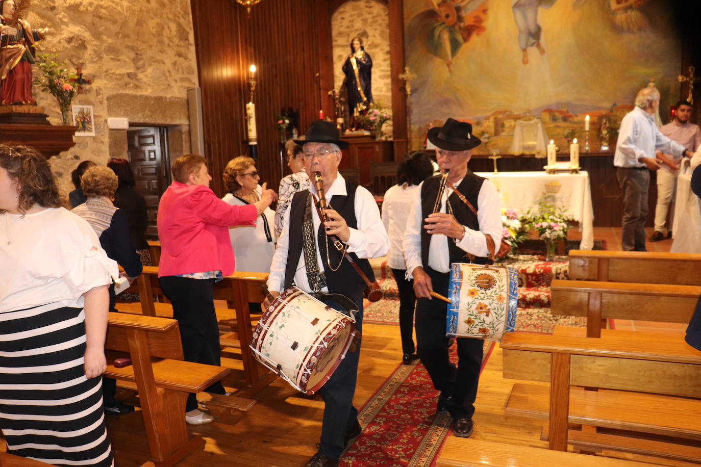 San Miguel de Valero honra al Arcángel en su día de fiesta