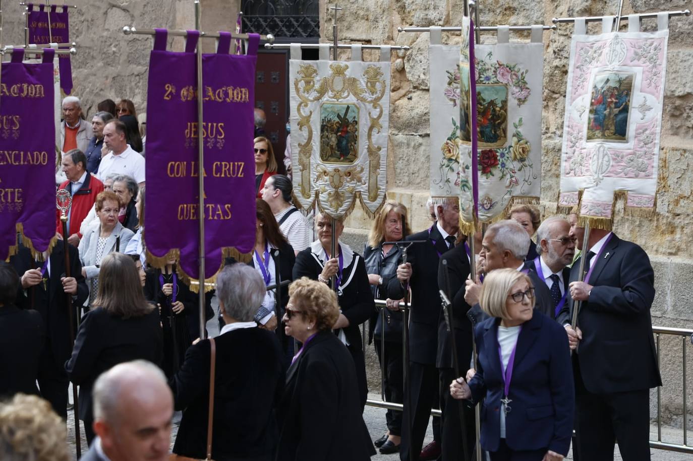 Multitudinaria procesión del Cristo de los Milagros