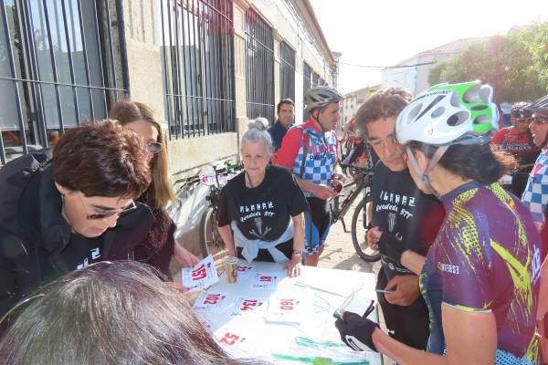 Más de 150 ciclistas en el paraíso de Alaraz