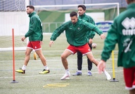 Coque, durante la sesión de entrenamiento de este Martes con el CD Guijuelo.