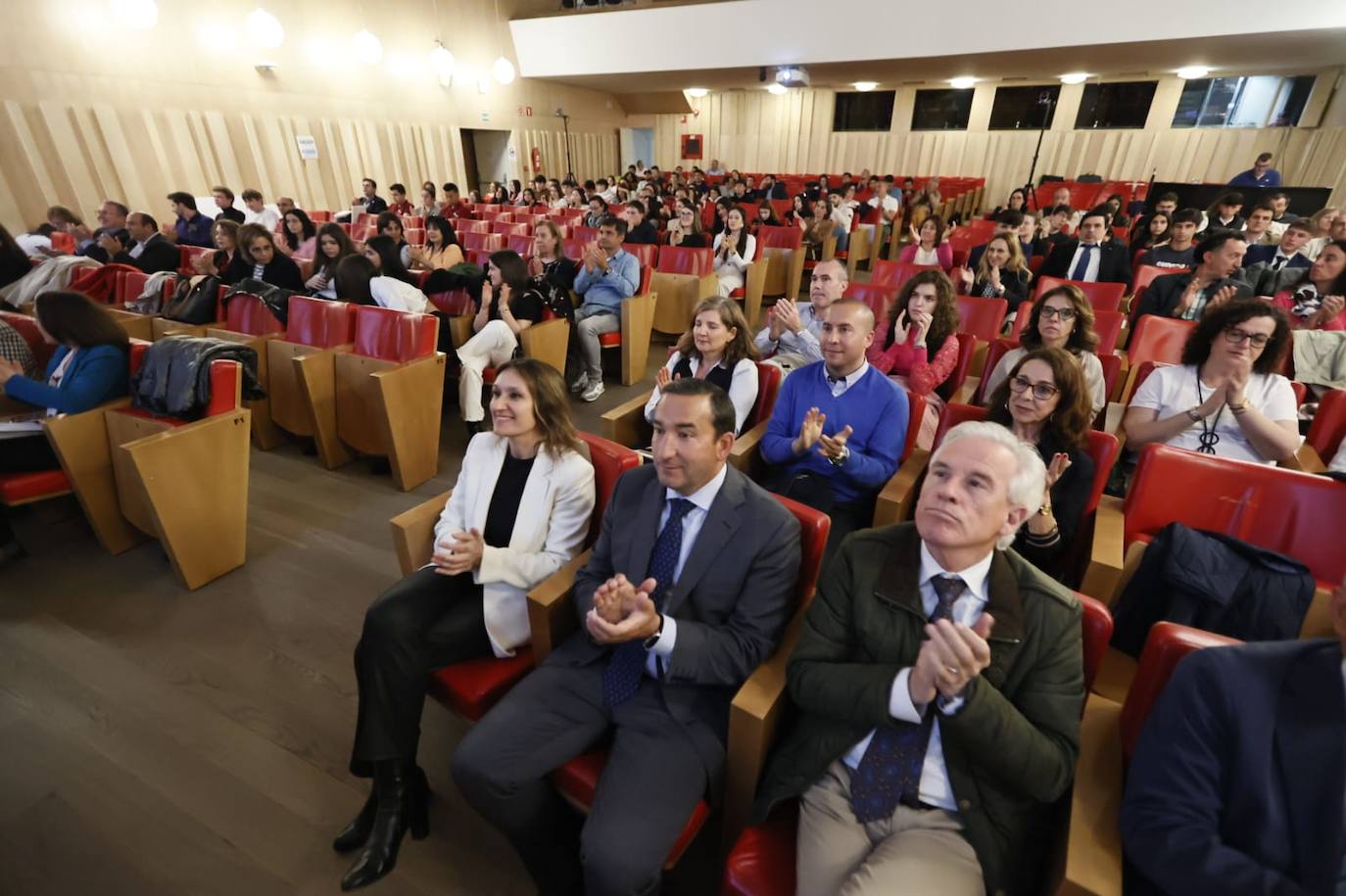 La consejera de Educación, Rocío Lucas, en la entrega de premios de la XI edición de los proyectos de innovación e investigación de Secundaria, Bachillerato y FP.