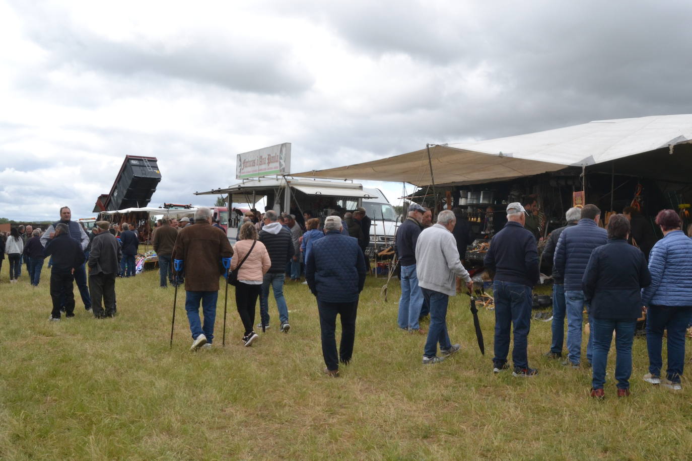 Ambiente de feria en Lumbrales con motivo de San Isidro