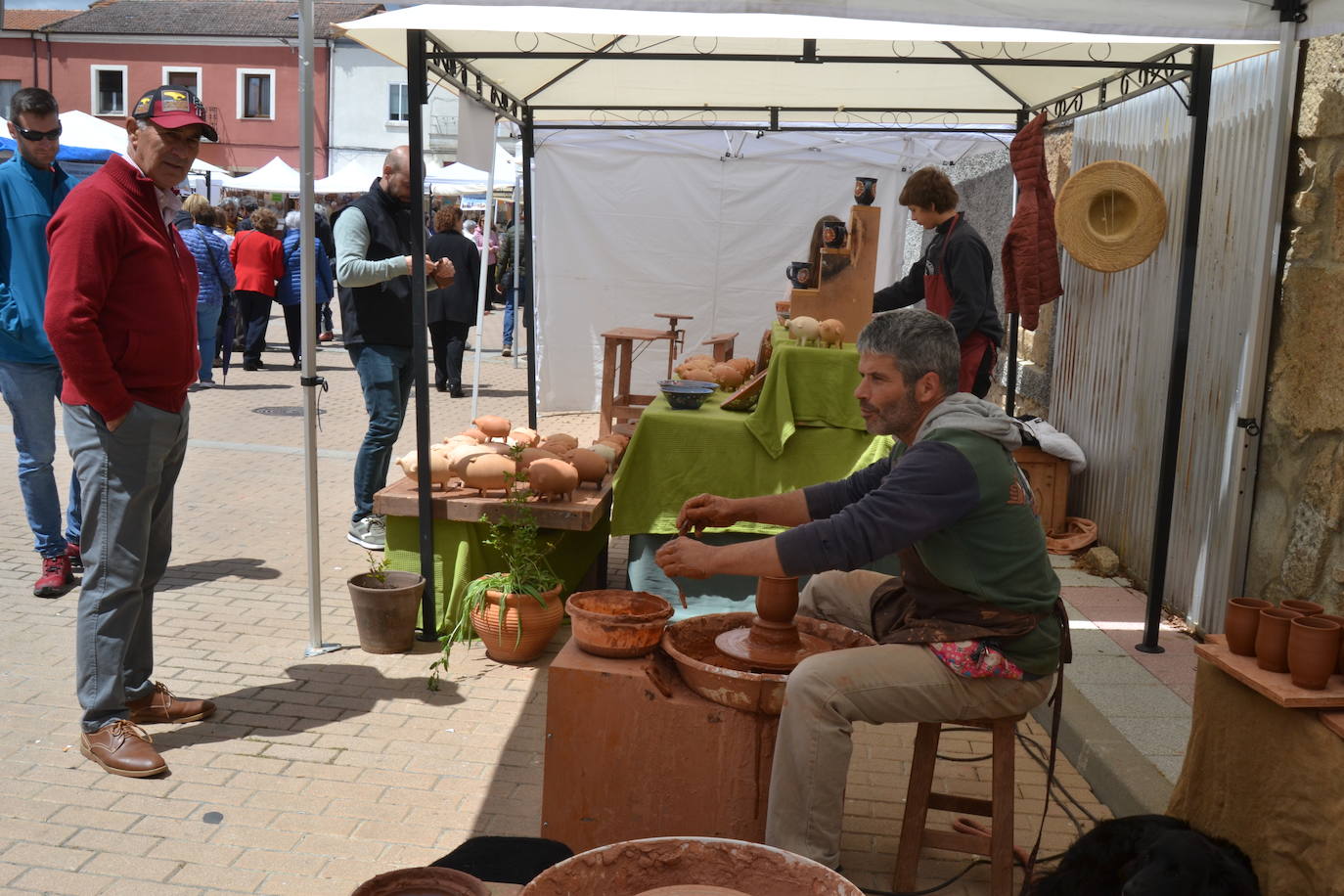 Ambiente de feria en Lumbrales con motivo de San Isidro