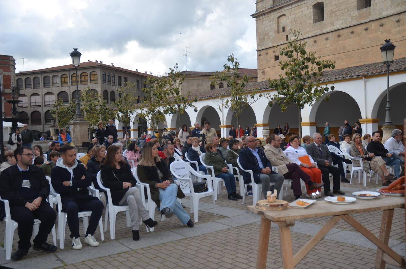 Pregón pasado por agua en el inicio de la III Feria del Farinato de Ciudad Rodrigo