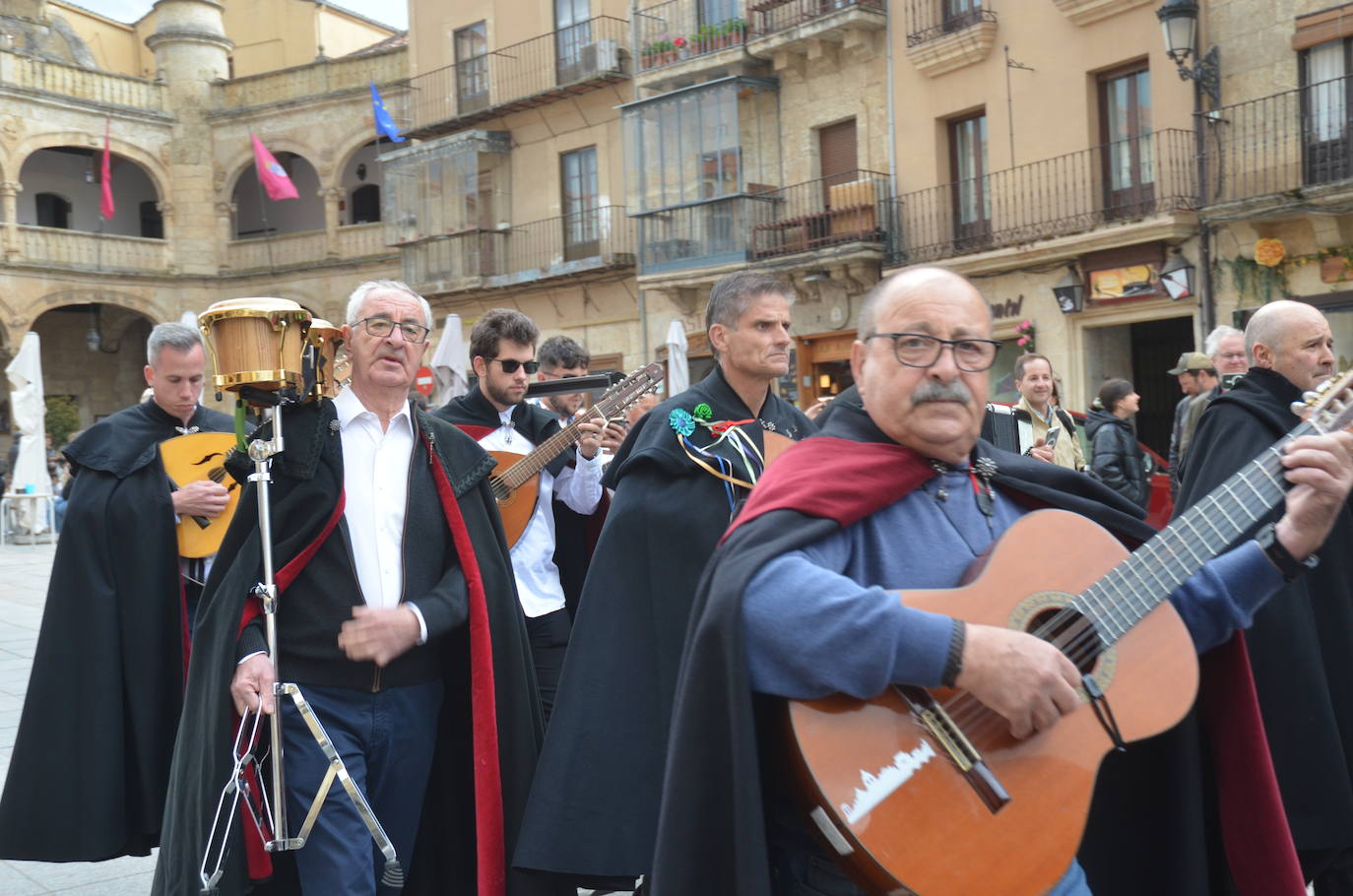 Pregón pasado por agua en el inicio de la III Feria del Farinato de Ciudad Rodrigo