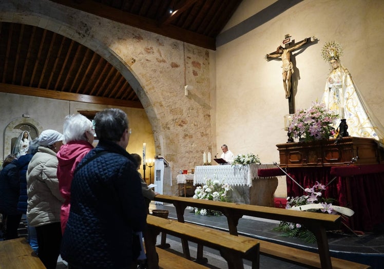 Novena a la Virgen de la Encarnación en la iglesia parroquial del Arrabal.