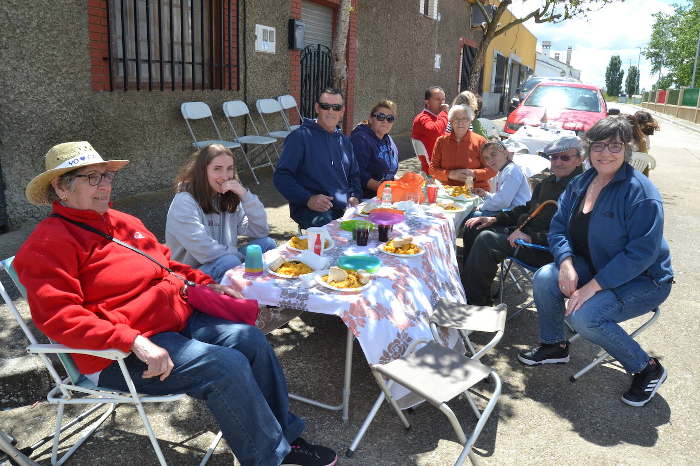 Deliciosa paella para 800 comensales en Cabrillas