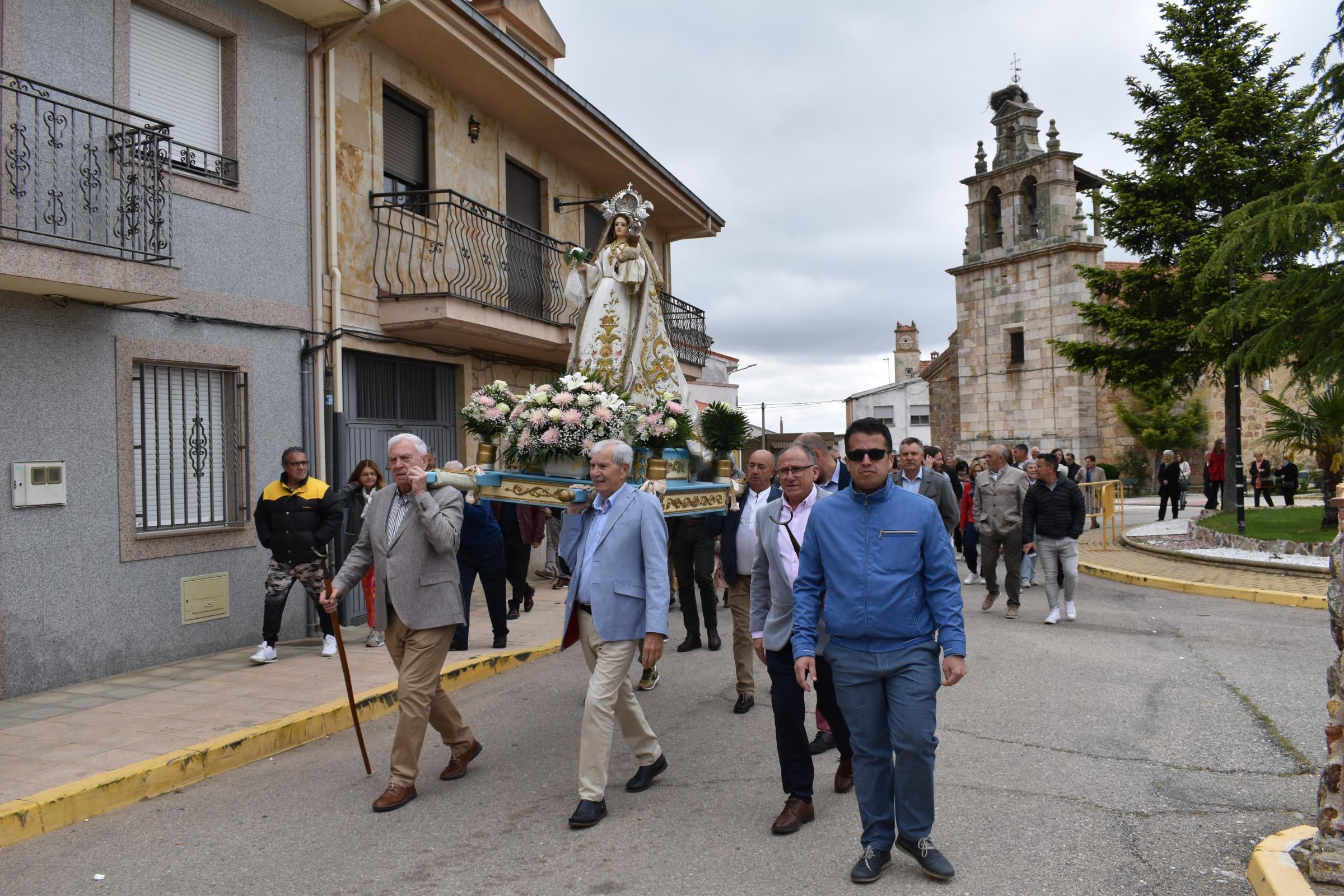 La Virgen de la Peña regresa a su ermita por un día