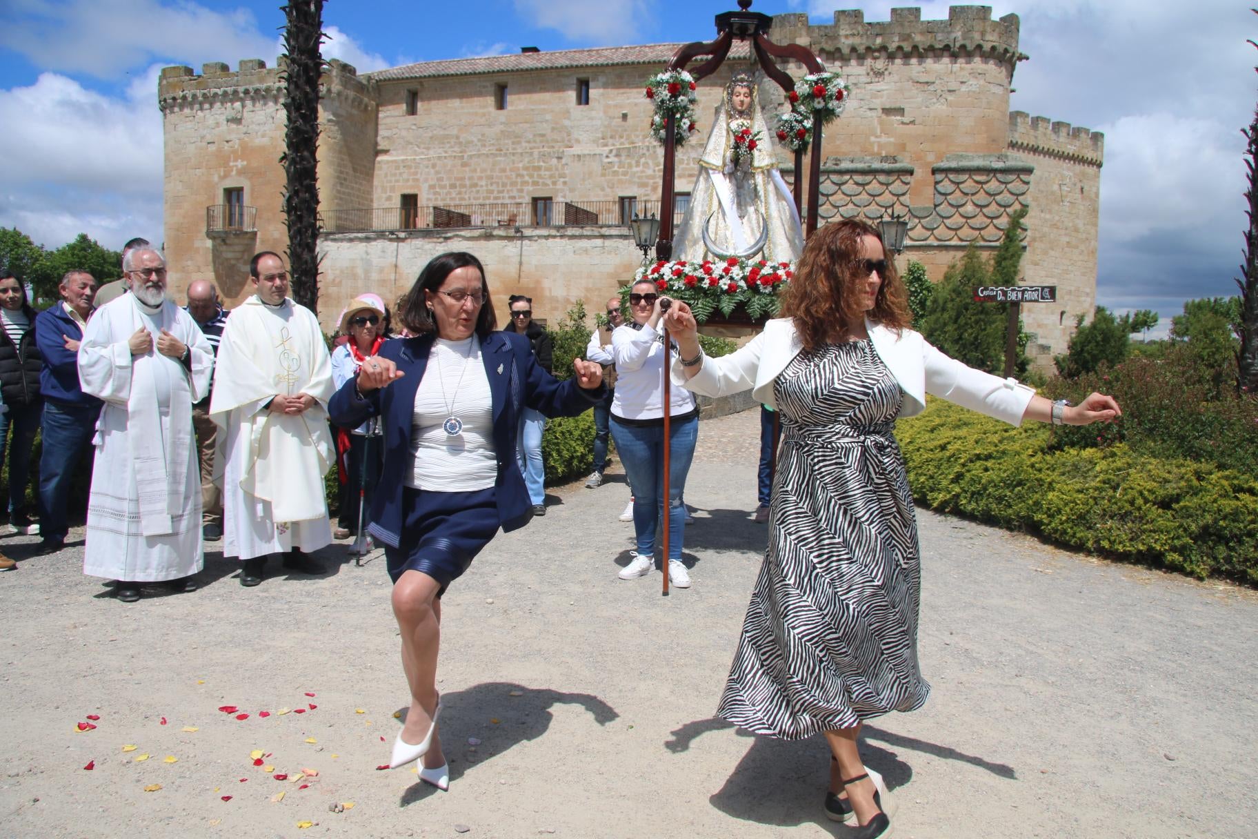 Mil vítores a la Virgen de los Remedios en El Cañedo