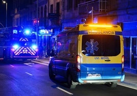 Bomberos y una ambulancia en Salamanca.