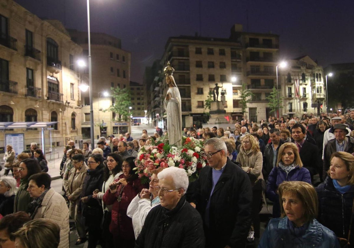 Procesión del Rosario de la Aurora.