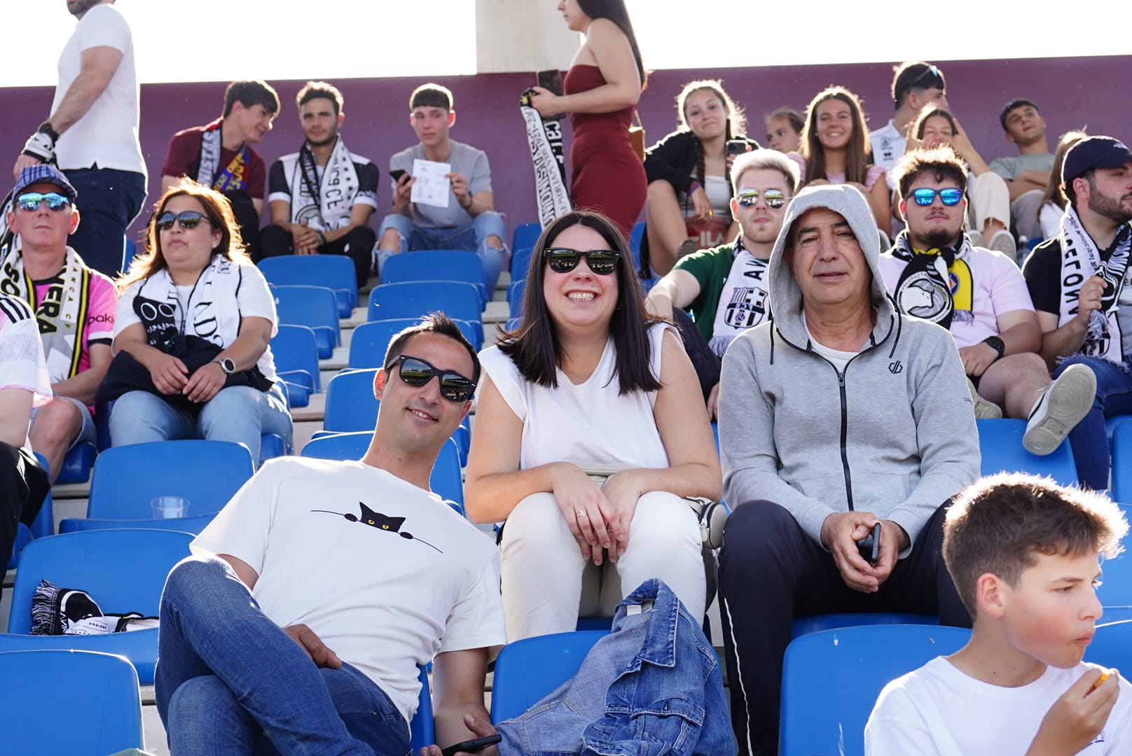 Búscate en la grada del Reina Sofía en el partido contra el Arenteiro