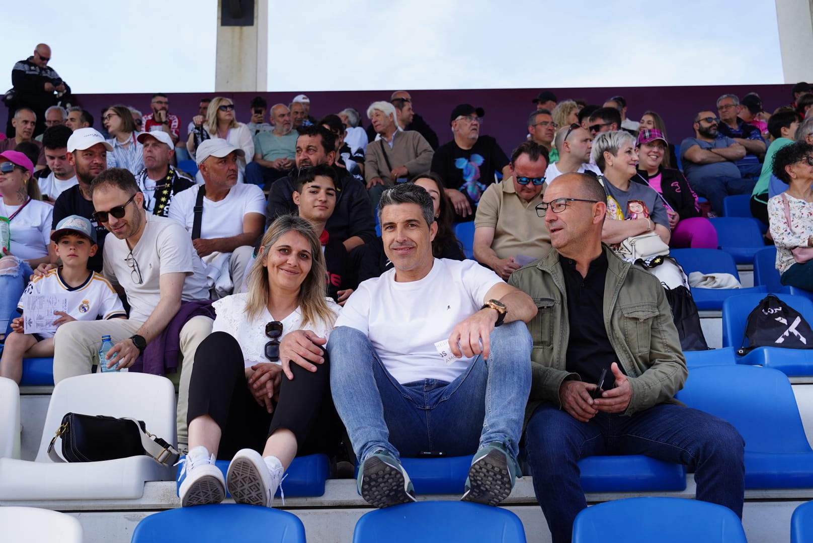 Búscate en la grada del Reina Sofía en el partido contra el Arenteiro