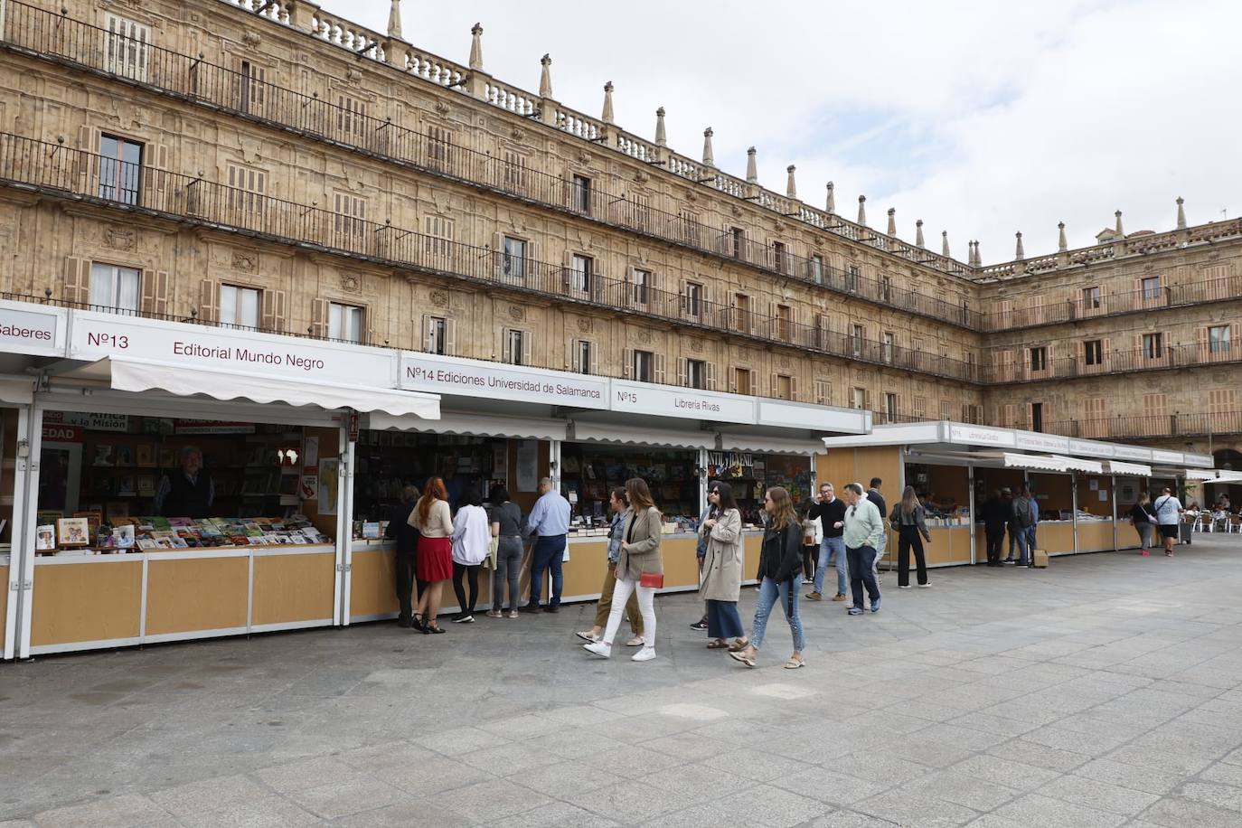 Buen colofón a la Feria del Libro: buen tiempo y gran afluencia