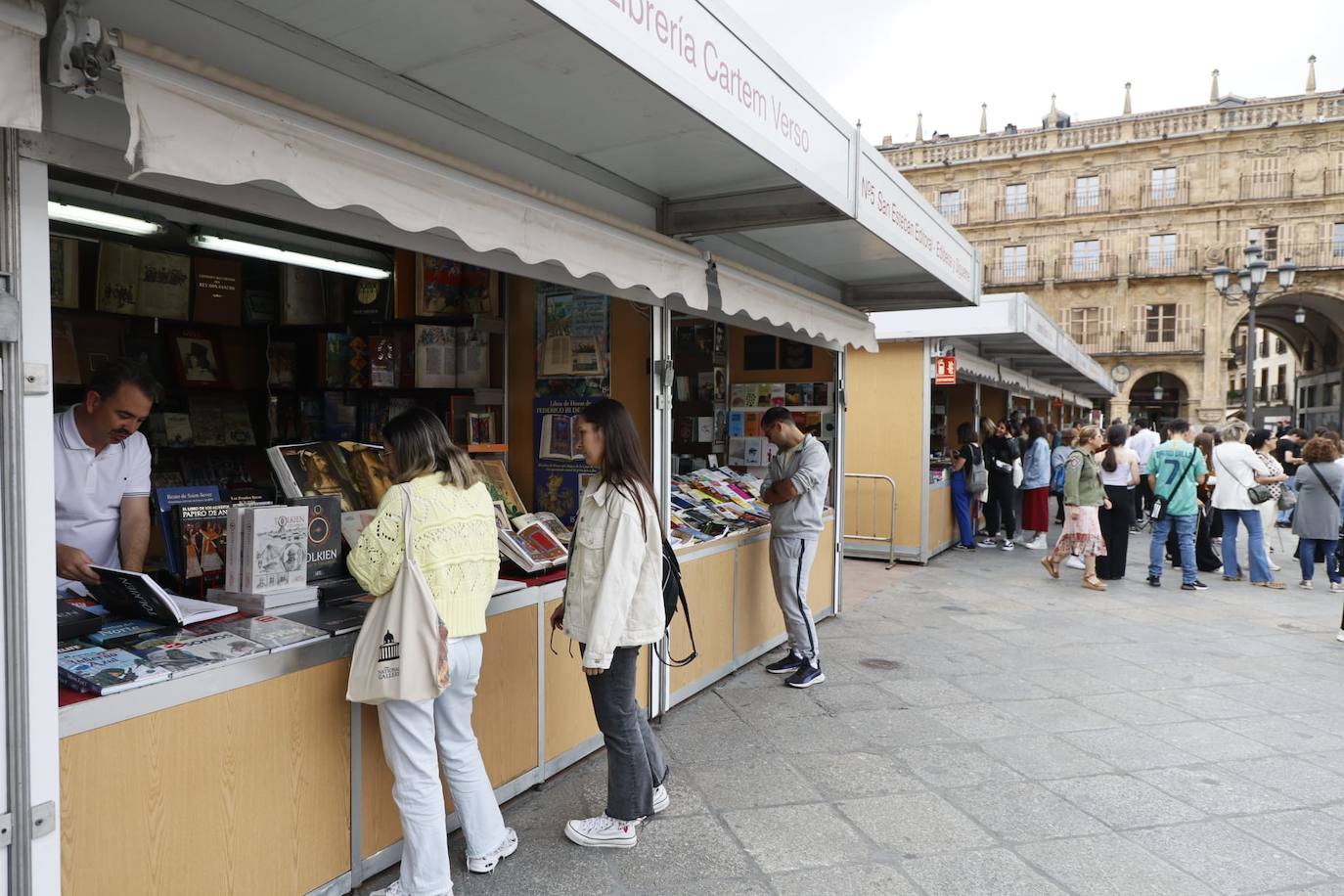Buen colofón a la Feria del Libro: buen tiempo y gran afluencia