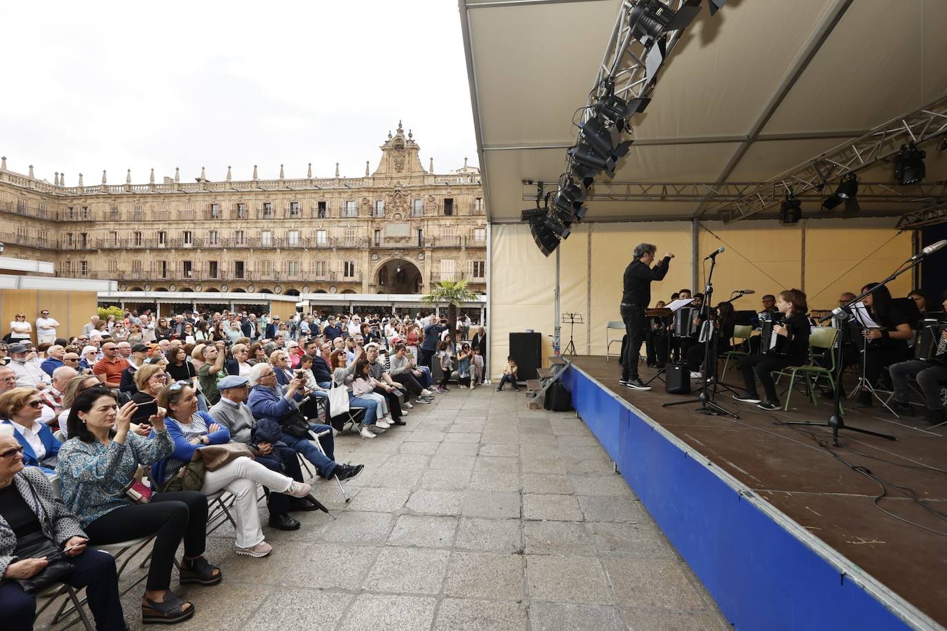 Buen colofón a la Feria del Libro: buen tiempo y gran afluencia