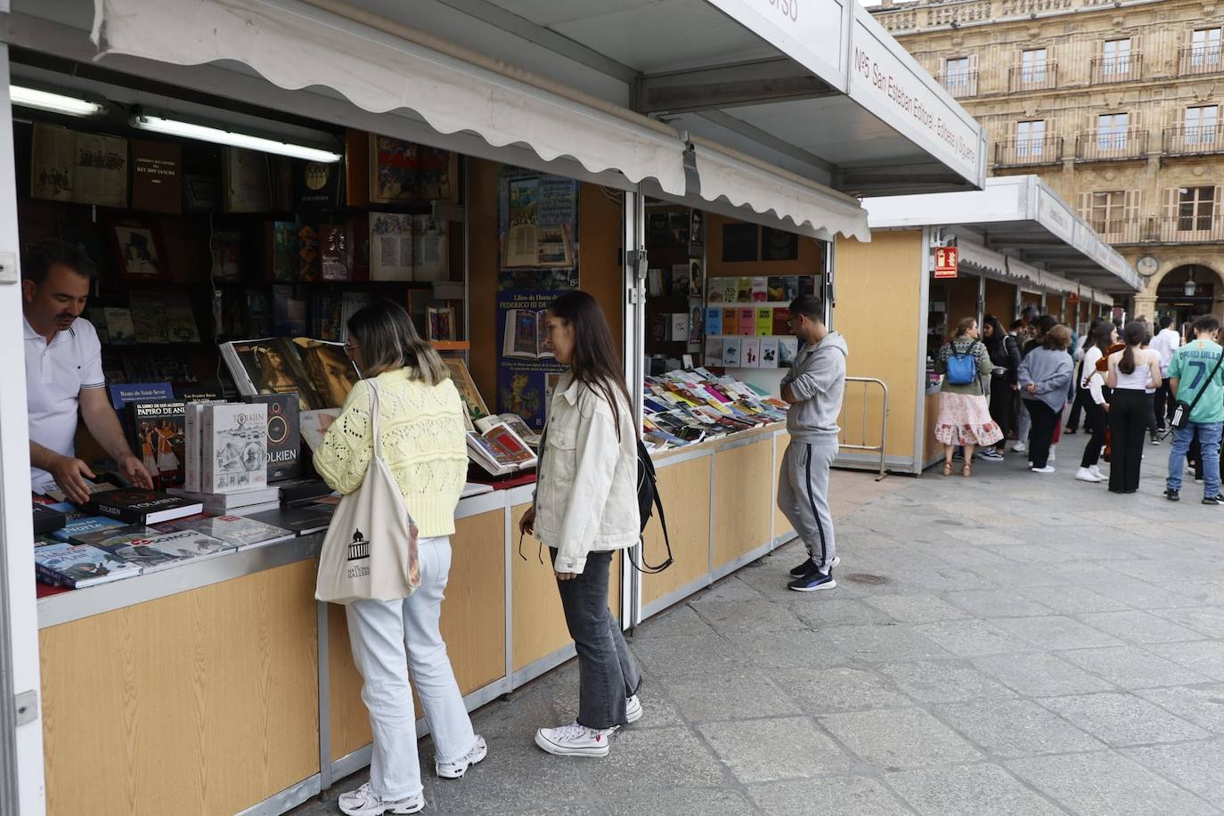 Buen colofón a la Feria del Libro: buen tiempo y gran afluencia