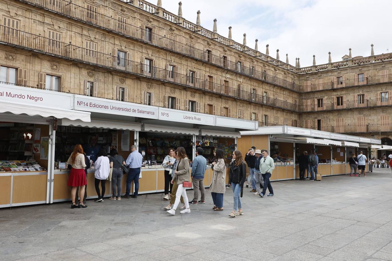 Buen colofón a la Feria del Libro: buen tiempo y gran afluencia