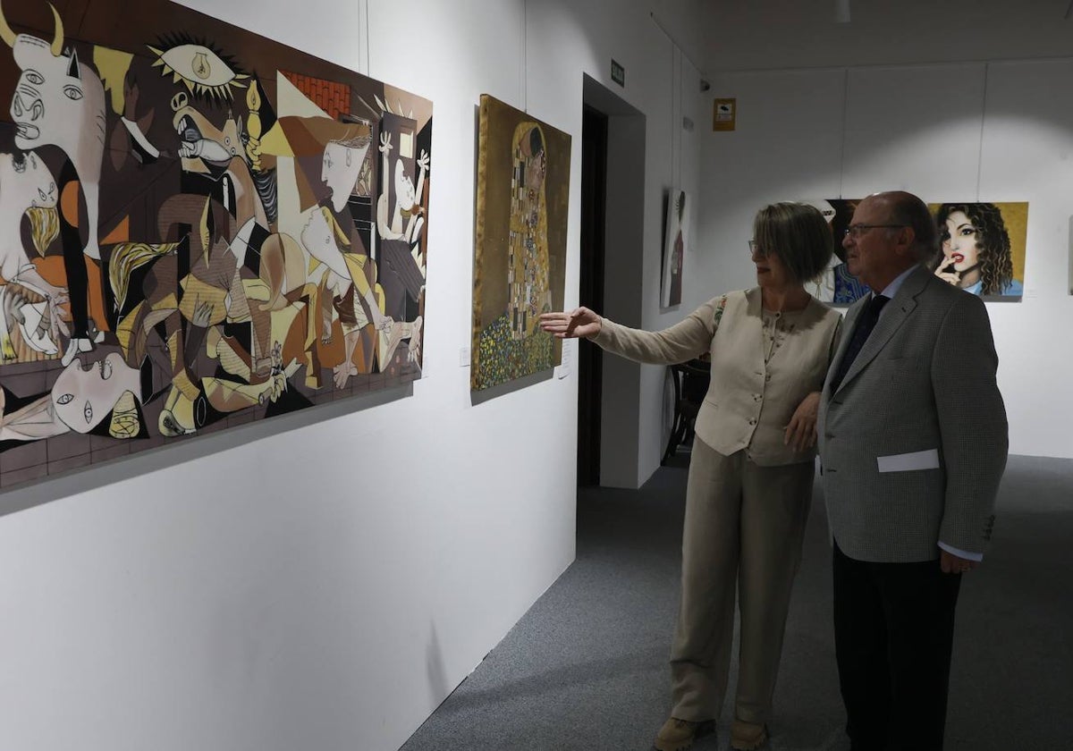 Ana María Julián y Juan Antonio Hernández en la presentación de la exposición.