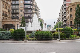 Imagen de la fuente de la Puerta Zamora vallada.