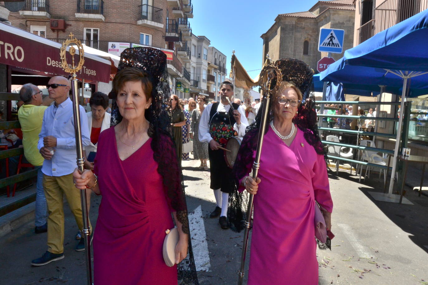 Vitigudino y el fervor del Corpus desfilan por las calles