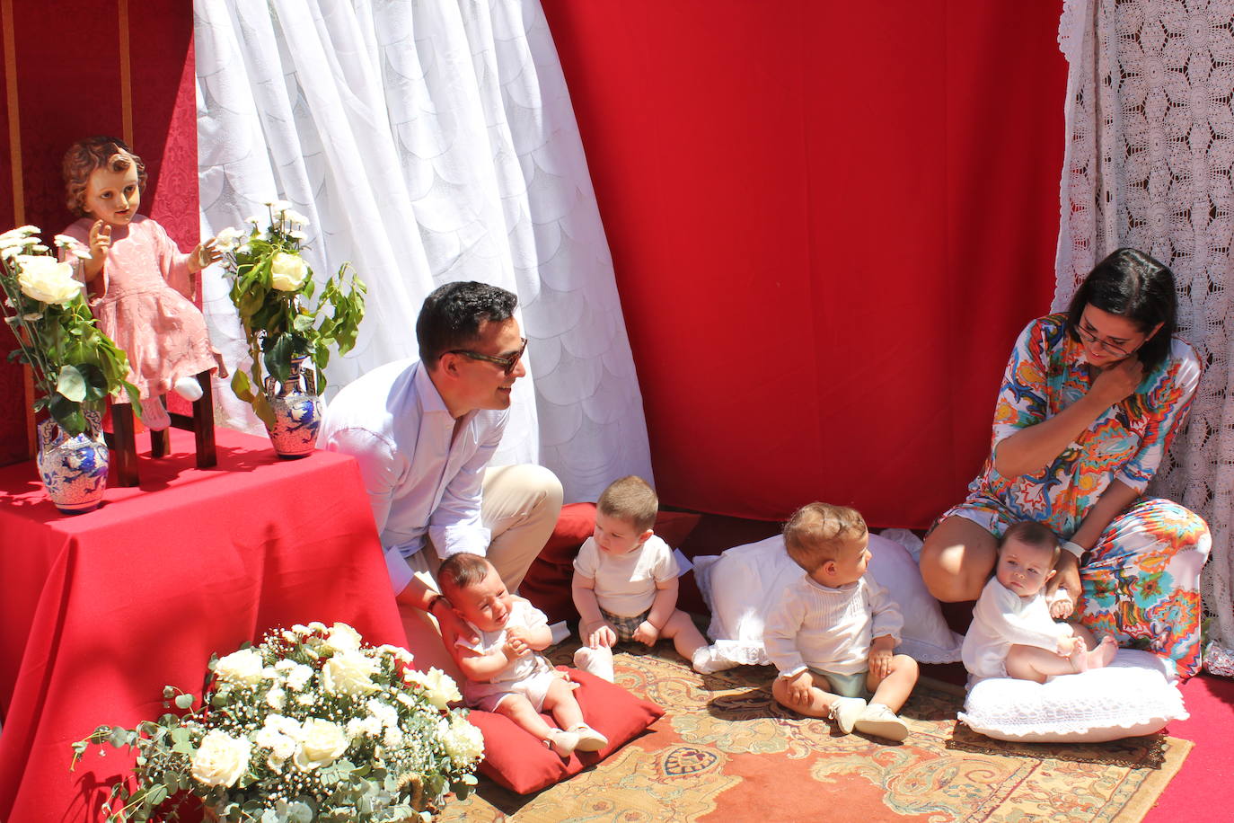 Regocijo y bendiciones múltiples en el Corpus de La Fuente de San Esteban