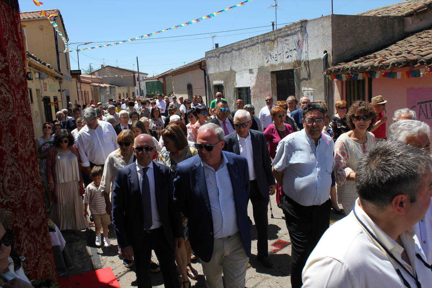 Regocijo y bendiciones múltiples en el Corpus de La Fuente de San Esteban