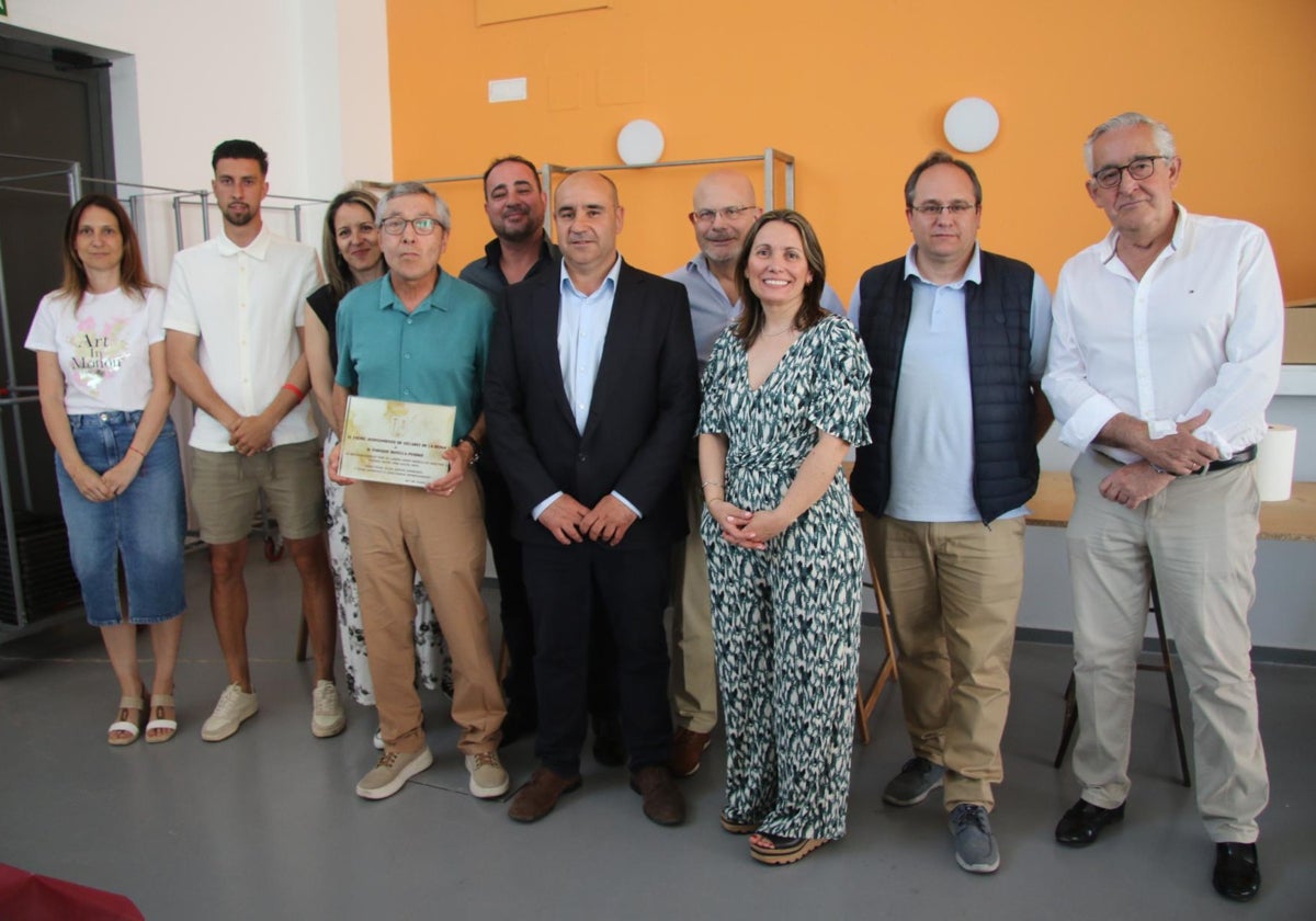 Homenaje y comida de hermandad con los mayores en Villares de la Reina