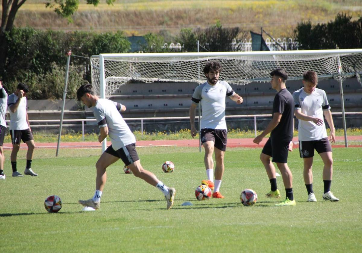 Imagen del entrenamiento que el Salamanca ha llevado a cabo en la mañana de este jueves.