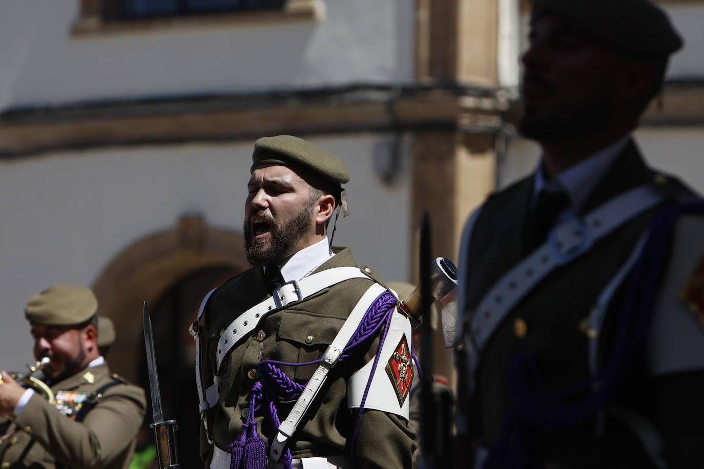 Un recuerdo en el día de San Fernando a los que «sirven más allá de estas fronteras»