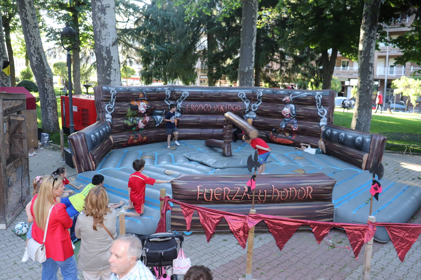 Béjar disfruta de una intensa jornada de viernes en la antesala de la fiesta del Corpus Christi