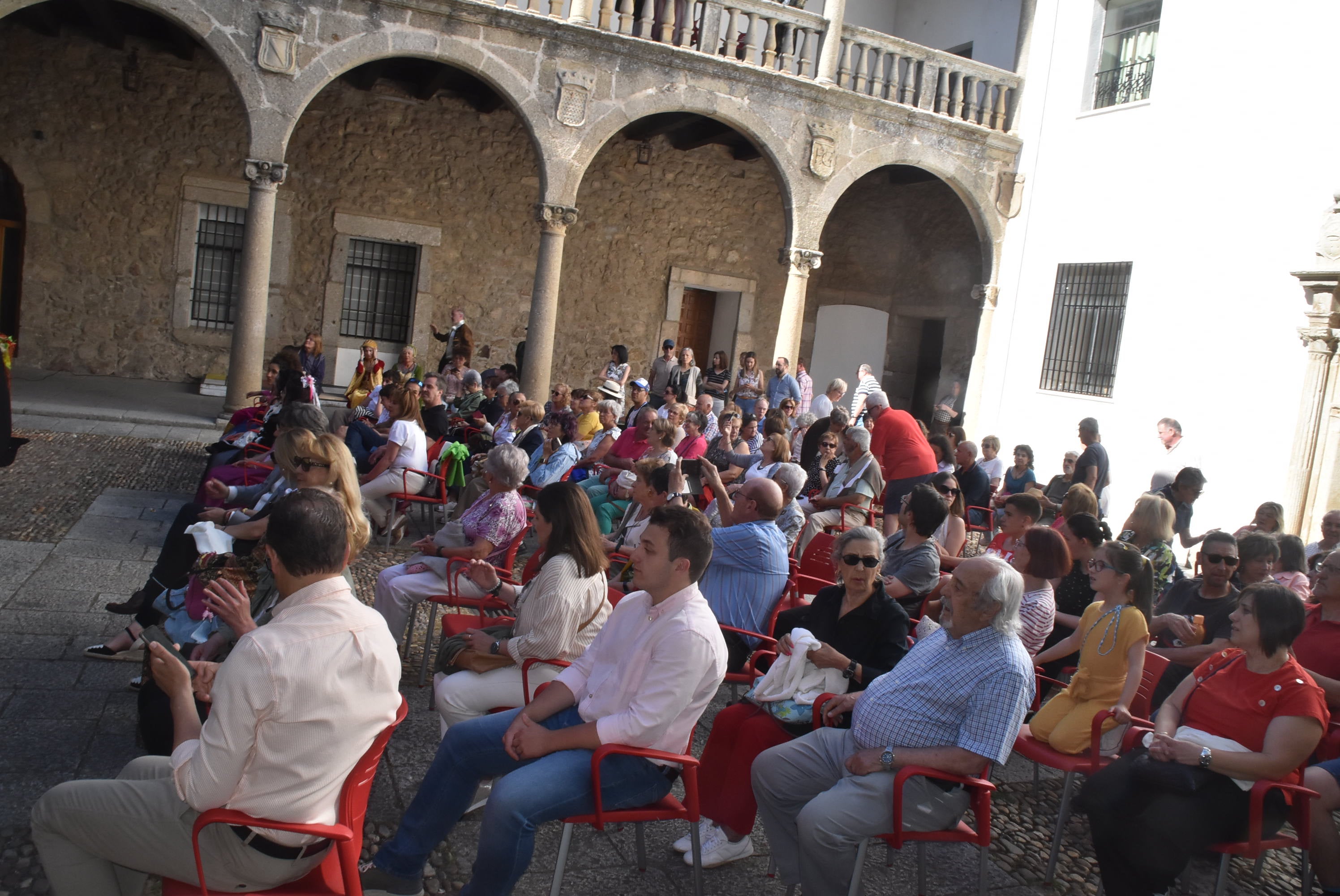 Intensa jornada en Béjar en las vísperas de su Corpus más internacional