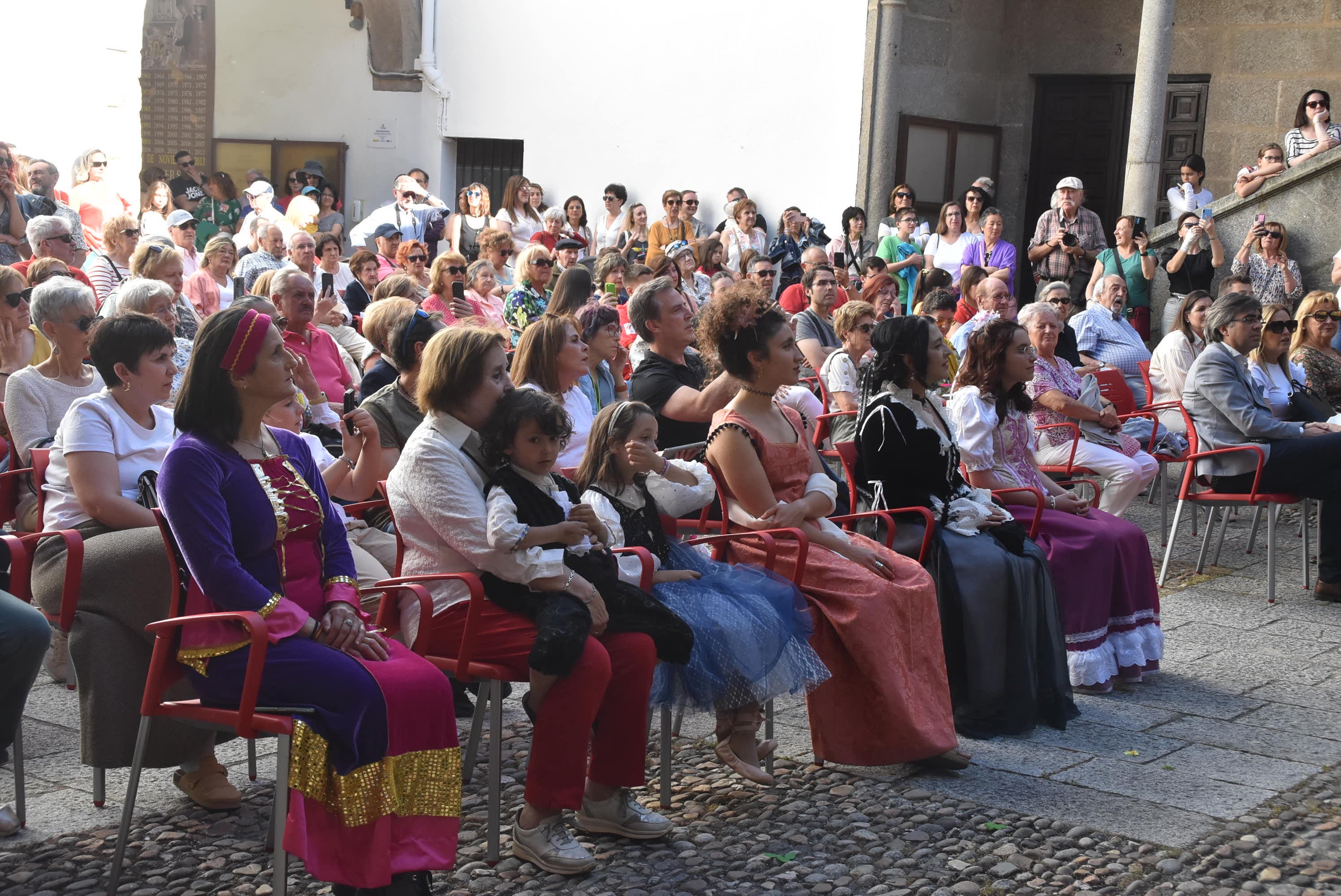 Intensa jornada en Béjar en las vísperas de su Corpus más internacional