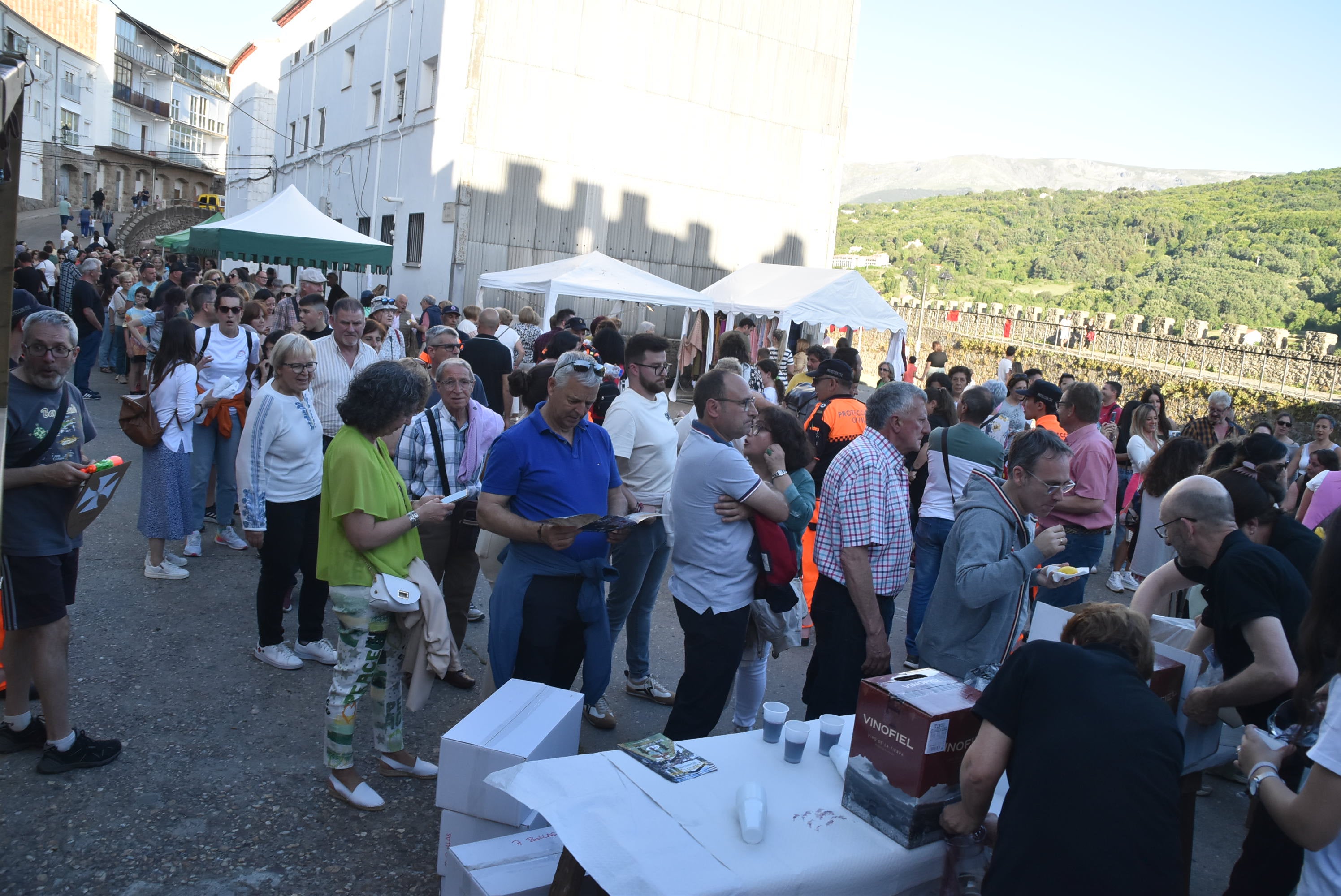 Intensa jornada en Béjar en las vísperas de su Corpus más internacional