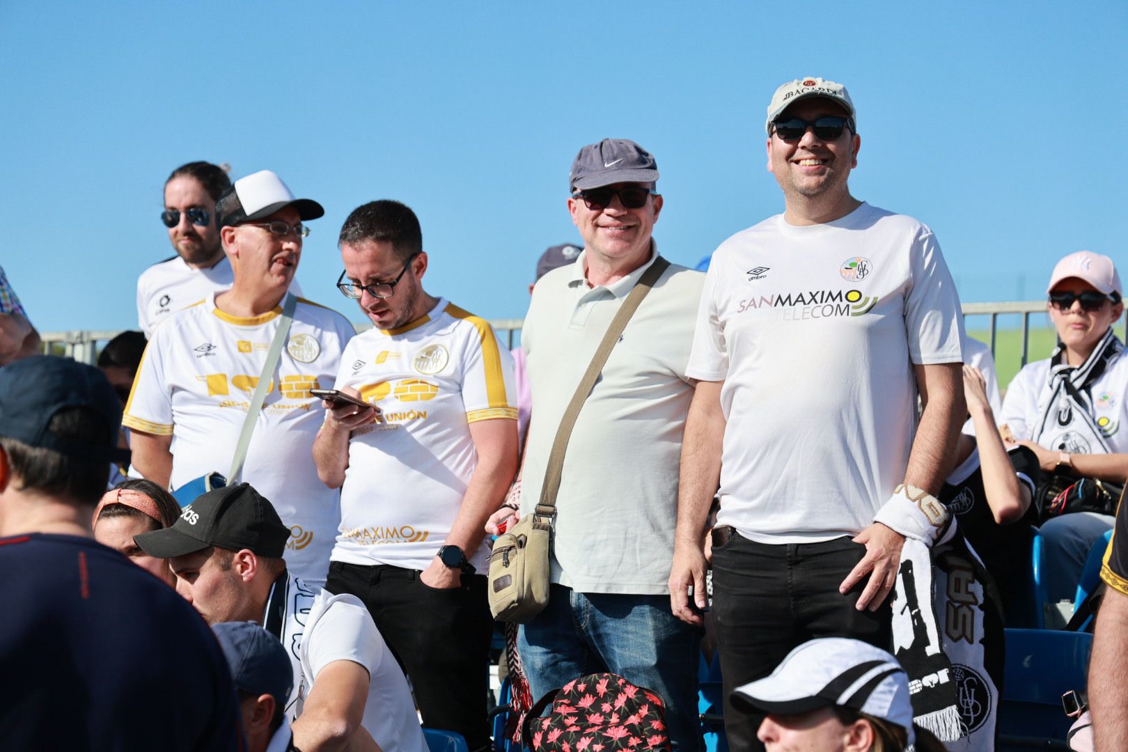 Búscate en la grada de Las Salinas en el partido del Salamanca UDS contra el Atlético Tordesillas