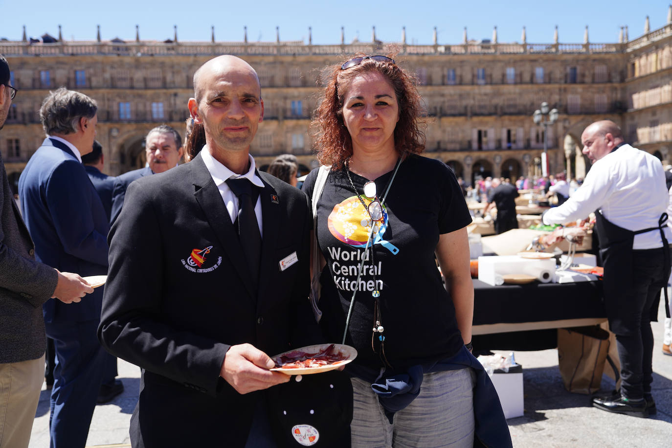 Miles de salmantinos disfrutan de una exitosa jornada de ibérico en el centro