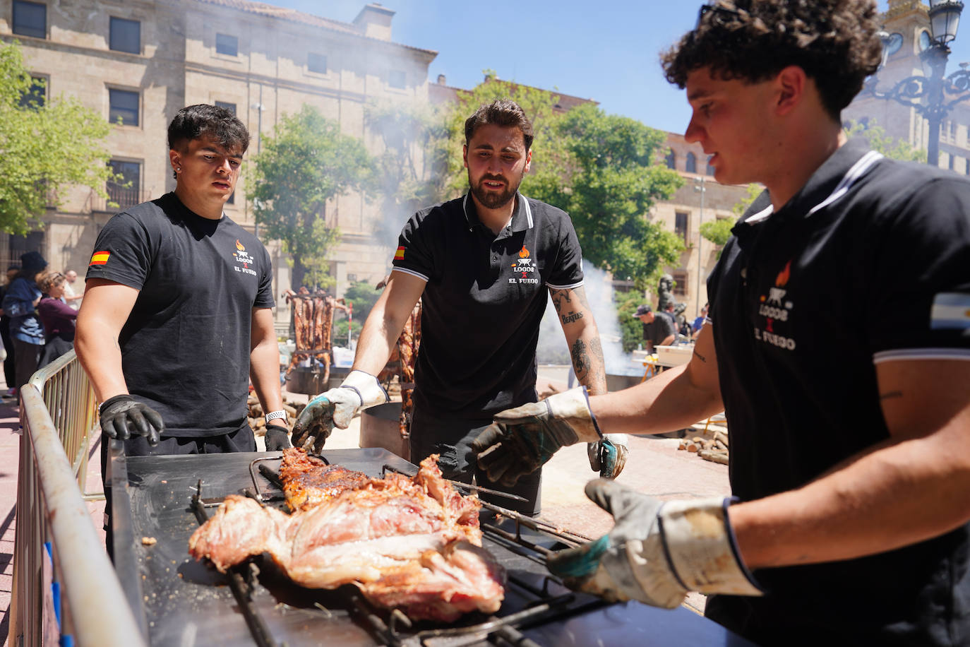 Miles de salmantinos disfrutan de una exitosa jornada de ibérico en el centro