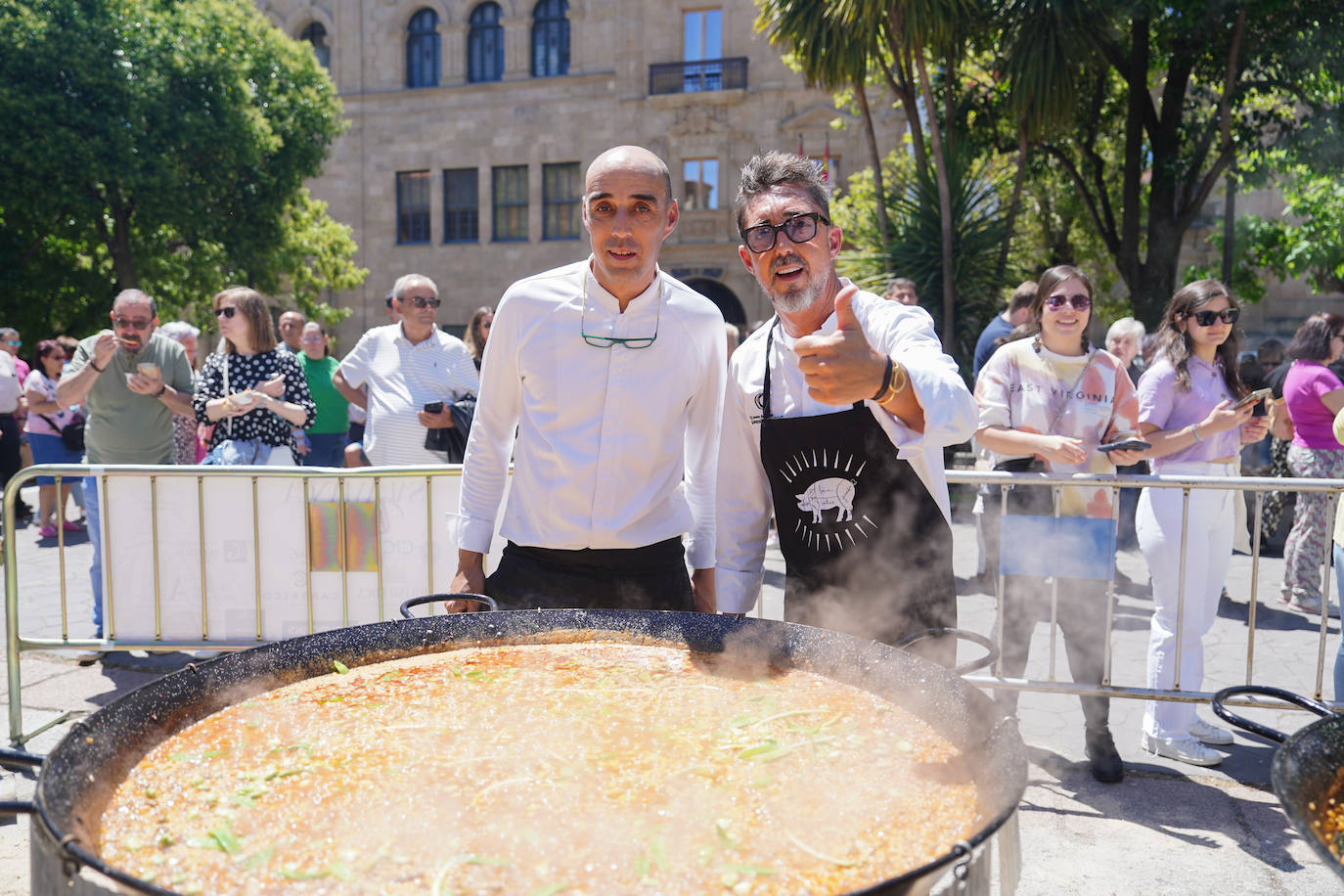 Miles de salmantinos disfrutan de una exitosa jornada de ibérico en el centro