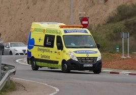 Ambulancia del SACYL en la carretera