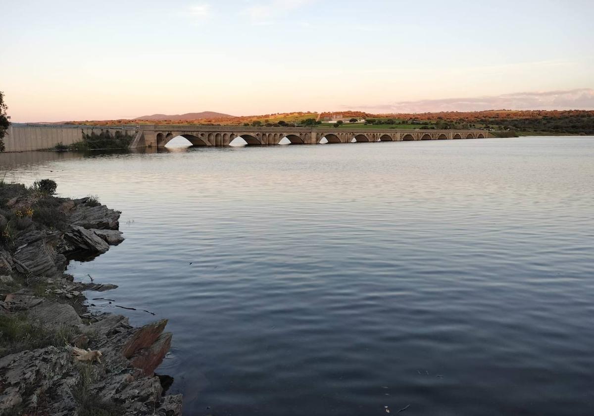 El embalse de Santa Teresa.