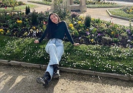 Cristina Pérez en el Boulevard des Pyrénées en Pau, Francia.