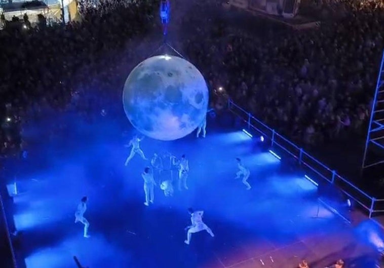 El espectáculo de danza en la Plaza Mayor.