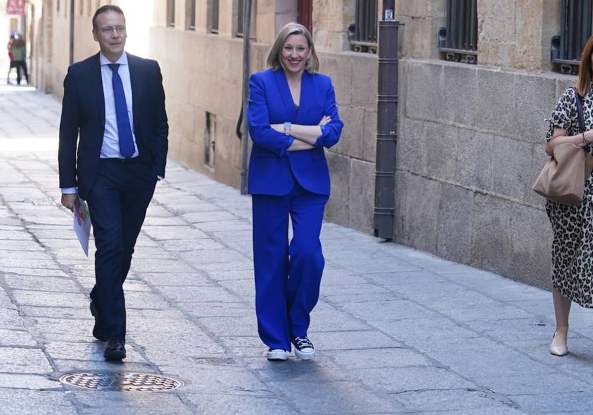 La consejera de Familia, Isabel Blanco, a su llegada a la Universidad.